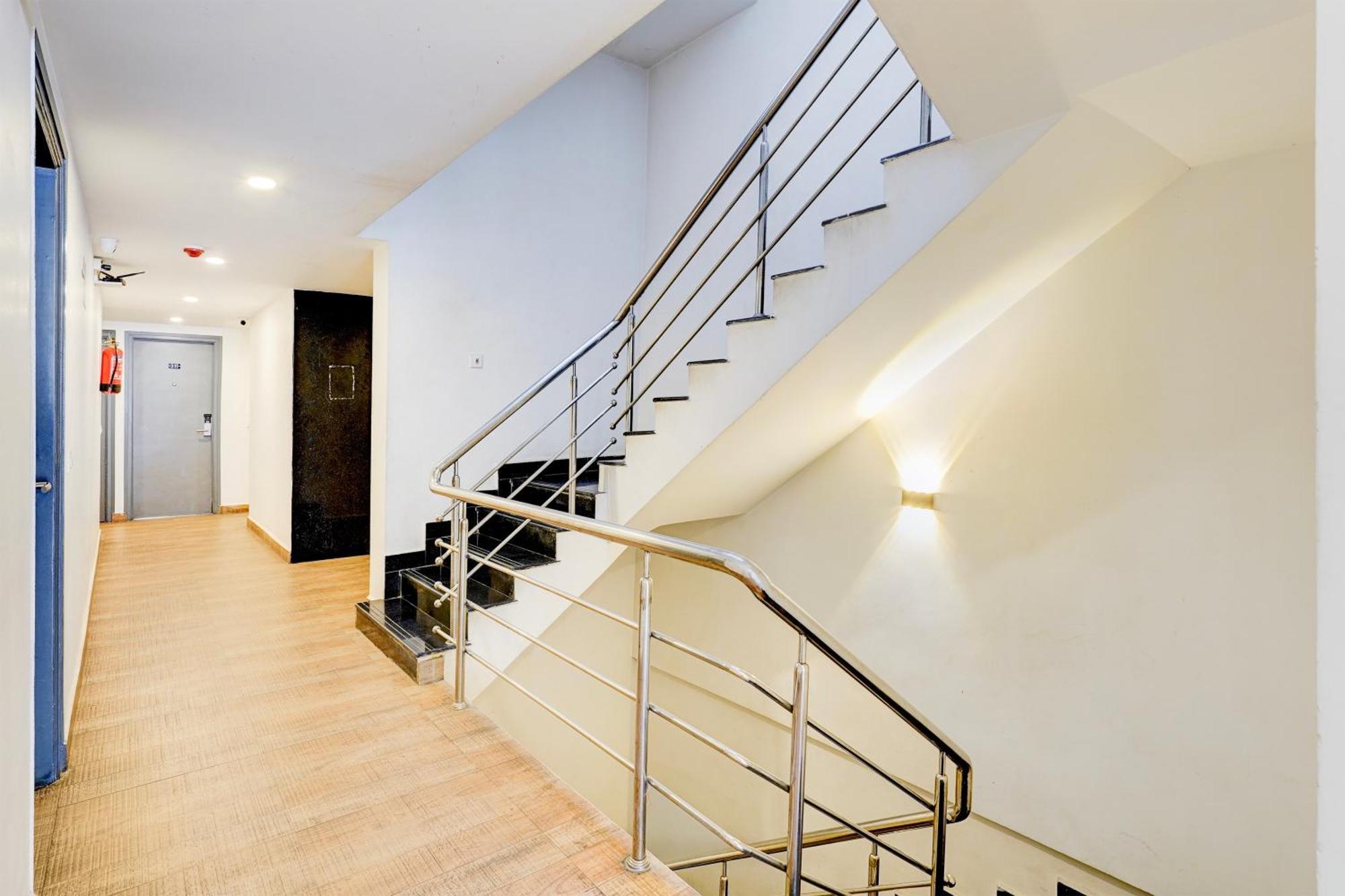 Super Townhouse Tirupati Exterior foto