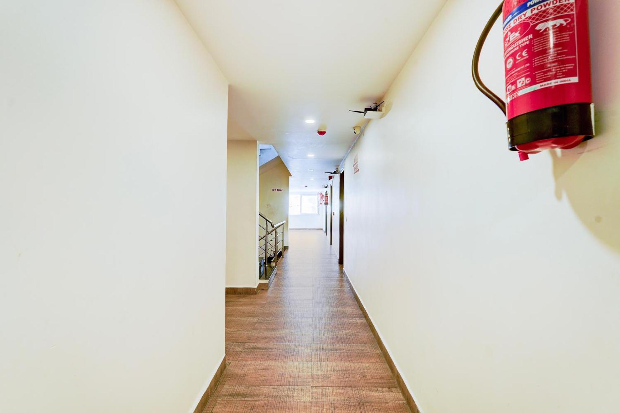 Super Townhouse Tirupati Exterior foto