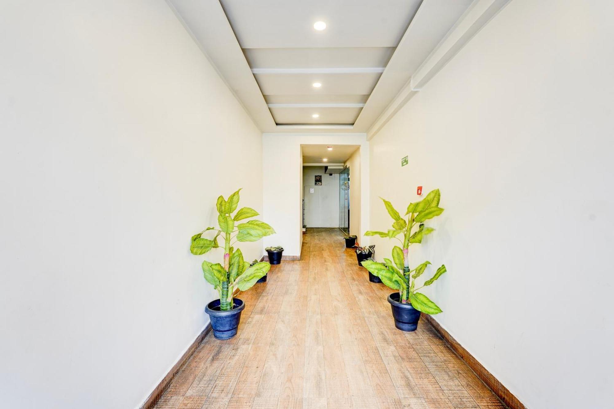 Super Townhouse Tirupati Exterior foto
