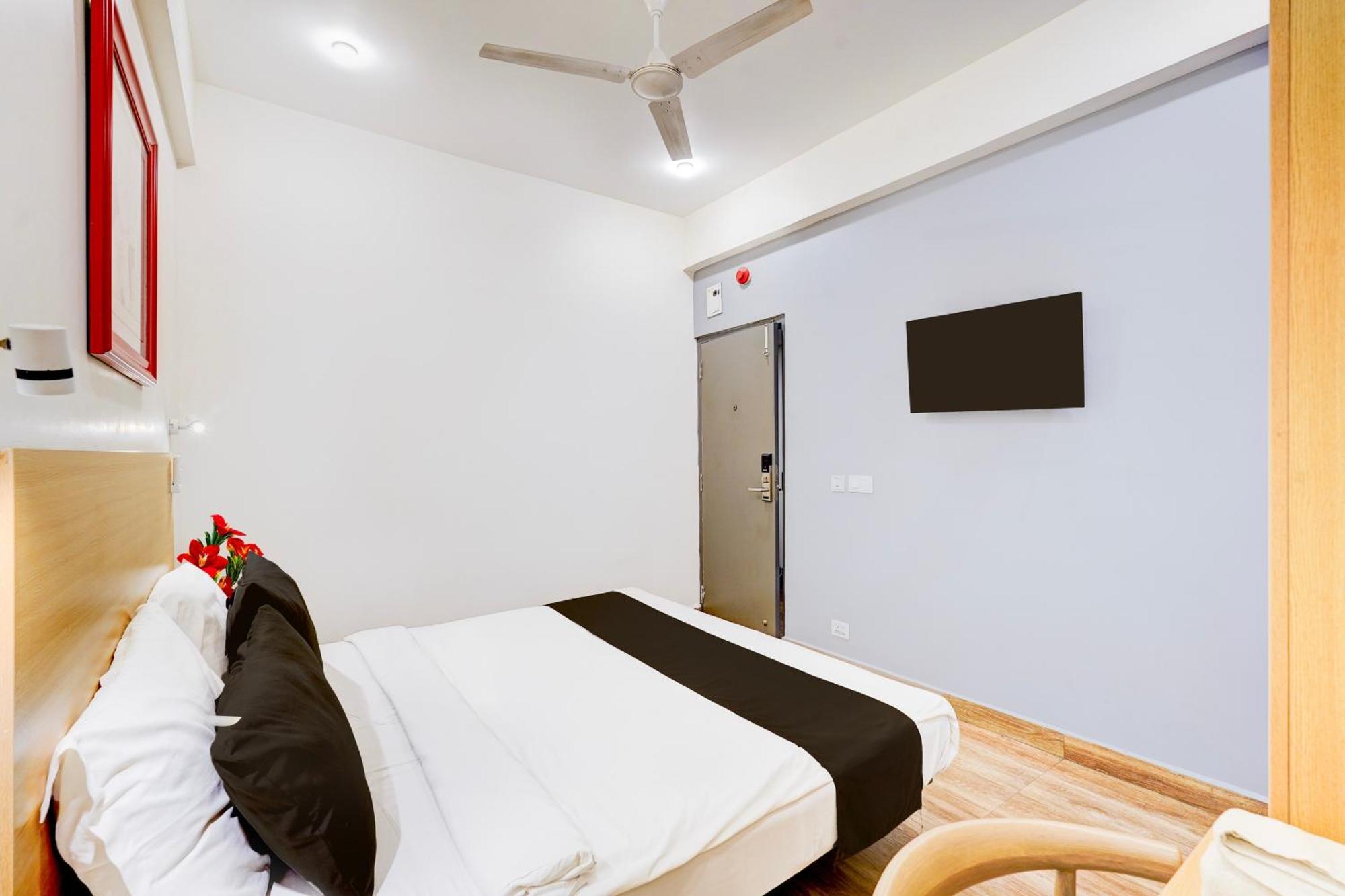 Super Townhouse Tirupati Exterior foto